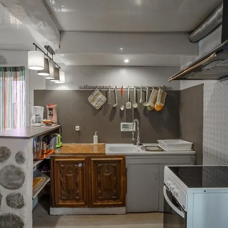 Zensan Meuble Maison De Village 66160 アパート *